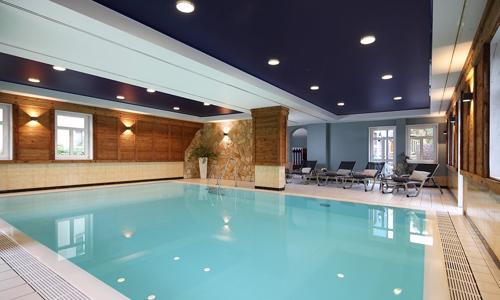 Bavorsko: Seehotel Niedernberg ****superior na brehu jazera s raňajkami + vnútorný a vonkajší bazén, sauny