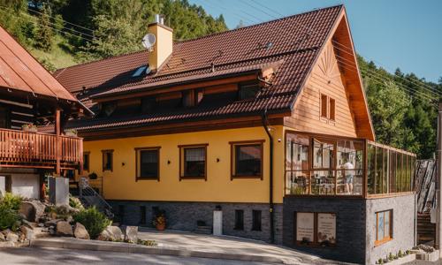 Belianske Tatry a Pieniny blízko Bachledky: 3* Penzión Ski Jezersko s raňajkami či polpenziou + sauny, vírivka