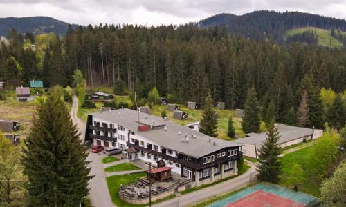 Beskydy pri chodníku v oblakoch: Hotel Bečva s raňajkami formou bufetu a vyžitím - tenis, ping pong + ihrisko