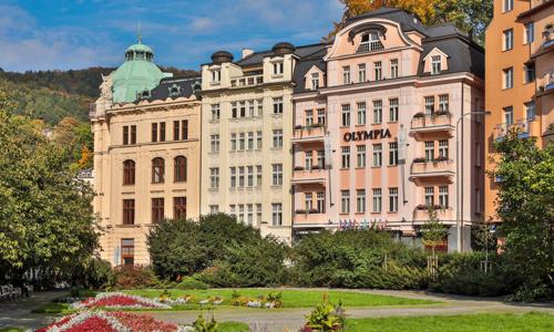 Centrum Karlových Varov pri kolonáde v Olympia Wellness Hoteli **** s polpenziou, wellness a procedúrami
