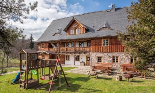 CHKO Orlické hory pri výletných cieľoch: Pobyt v horskom Penzión Samota u Hadince s raňajkami + privátna sauna