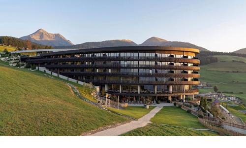 Dokonalý pobyt pre celú rodinu: Južné Tirolsko v 5* Hoteli Familiamus s all inclusive, wellness a programom