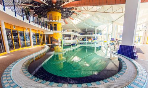 Dovolenka v areáli kúpeľov: Park Inn by Radisson Sárvár ****+ s all inclusive a termálnymi bazénmi + animácie