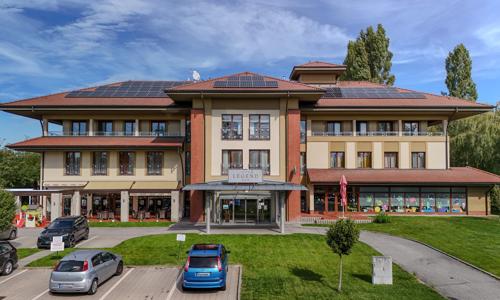Dunajská Streda pri jazere a 230 m od Thermalparku: Hotel Legend *** s raňajkami + koktail a občerstvenie