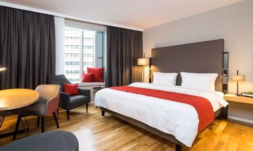Hamburg v Hoteli Holiday Inn Hamburg – City Nord **** s raňajkami, saunou na 18. poschodí + fitness centrum