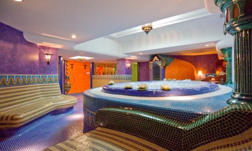 Hévíz len 2 km od termálneho jazera v Amira Boutique Hoteli s neobmedzeným marockým wellness + polpenzia