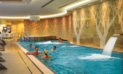 Jizerské hory: Prepychový Hotel Antonie **** s polpenziou, neobmedzeným vstupom do wellness a športovou zónou