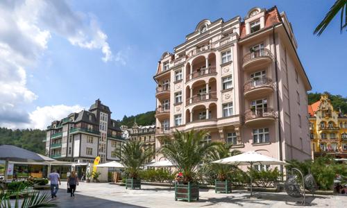 Karlove Vary: Art Deco WOLKER **** s neobmedzeným wellness, až 6 procedúrami a polpenziou + dieťa zadarmo