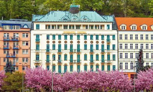 Karlove Vary: Luxusný Interhotel Central **** s polpenziou, bazénom a vírivkou neobmedzene + procedúry a hry