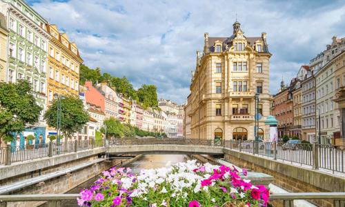 Karlove Vary pri Mlýnskej kolonáde (70 m) v Hoteli Palatin **** s raňajkami a vstupom do kúpeľov + oblátky