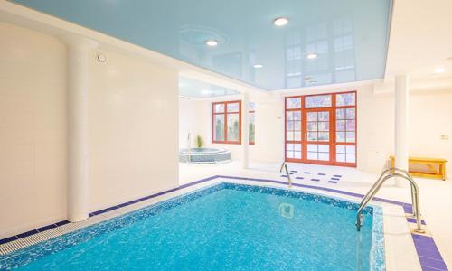 Krušné hory: Pytloun Wellness Hotel Hasištejn **** s polpenziou, neobmedzeným wellness a herňou + bowling