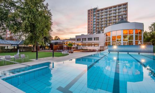 Kúpele Hajdúszoboszló: Relaxácia v Hoteli Barátság *** s termálnym wellness s bazénmi + polpenzia