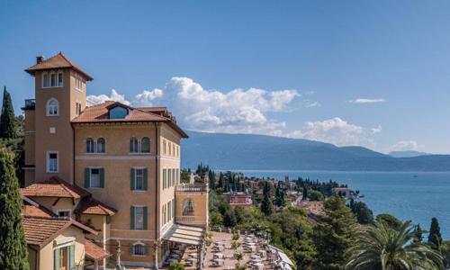 Letovisko Gardone Riviera pri Lago di Garda v 5* Hoteli Villa Del Sogno s raňajkami a vonkajším bazénom + víno