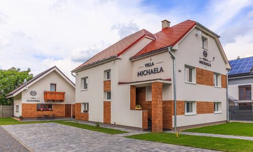Liptov: Bešeňová len 950 m od aquaparku a kúpeľov v štúdiu alebo apartmáne s kuchynkou vo Ville Michaela