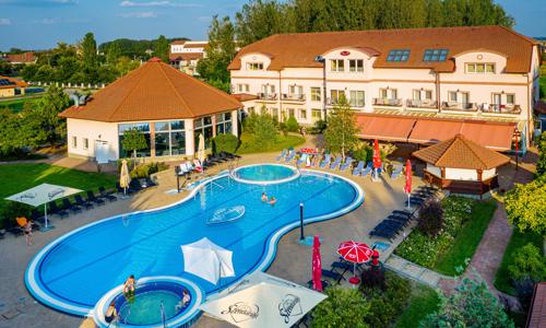 Maďarsko 200 m od kúpeľov: Aqua-Spa Konferencia és Wellness Hotel **** s polpenziou a wellness neobmedzene