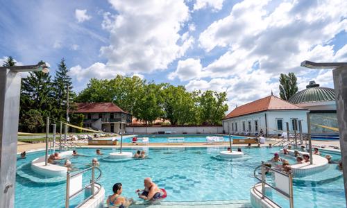 Maďarsko: Centrum Egeru v Hoteli Unicornis *** s polpenziou a vstupom do termálnych kúpeľov + nápoje a zľavy