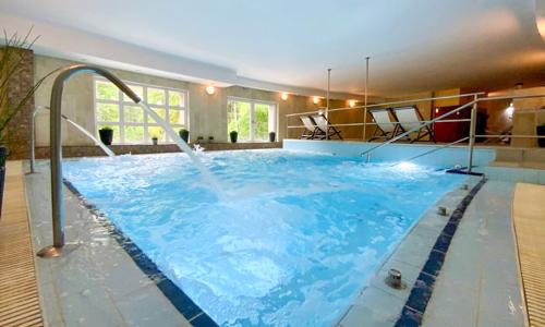 Miskolc len 450 m od termálov: 4* Bástya Konferencia és Wellness Hotel s polpenziou + bazény, vírivky, sauny
