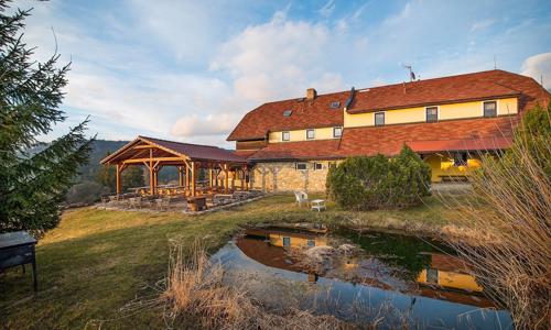 Národný park Šumava: Penzión U Mauritzů s farmou so zvieratkami a raňajkami + možnosť privátneho wellness