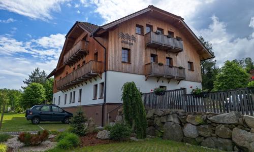 Národný park Šumava vo Wellness Hoteli Chalupa **** s raňajkami či polpenziou a neobmedzeným wellness centrom