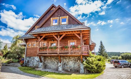 Nízke Tatry v Penzióne Schweintaal s raňajkami a wellness (vírivka, fínska sauna, infrasauna) + vonkajší bazén