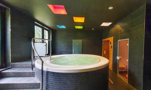 Pobyt 3 km od centra Karlových Varov: Parkhotel Carlsbad Inn **** s polpenziou, privátnym wellness a masážou