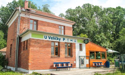 Pobyt pri Baťovom kanáli blízko hraníc so Slovenskom v Penzióne U Veličky s poldennou plavbou a raňajkami