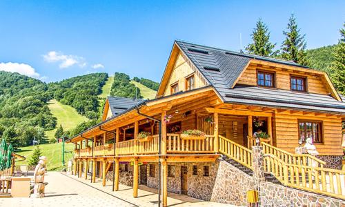 Pobyt pri CHKO Strážovské vrchy v apartmáne Salaša Kľak s polpenziou a možnosťou wellness + 3 detské ihriská