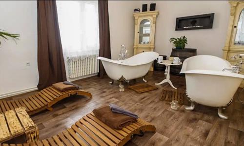 Pobyt pri Jičíne: Hotel Český Ráj *** s polpenziou, vírivkou a pivnými kúpeľmi + kúpeľ a občerstvenie