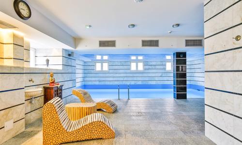 Pobyt pri Vroclave v zámockom Orient Palace Hoteli *** s neobmedzeným wellness (bazén, sauny) + polpenzia