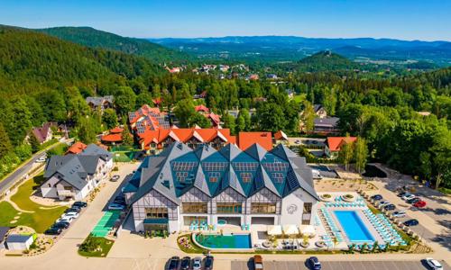 Pobyt v poľských Krkonošiach: Karpacz v Artus Resorte *** s polpenziou, 2 bazénmi, saunami a masážou + fitness