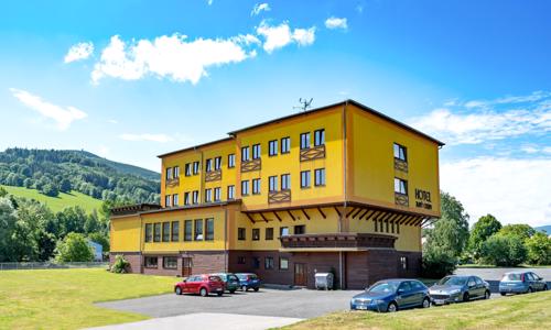 Pobyt v srdci Jeseníkov: Hotel Zlatý Chlum *** s raňajkami/polpenziou a drinkom + dieťa do 12 rokov zadarmo