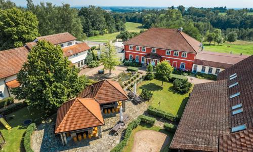 Podkrkonošie blízko hospitálu Kuks a zoo vo Dvore Králové: Farma Nová Amerika s raňajkami + detské ihrisko