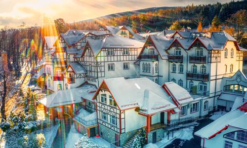 Poľské kúpele: Świeradów-Zdrój v Park Hoteli KUR & SPA **** s polpenziou, wellness a procedúrou podľa výberu