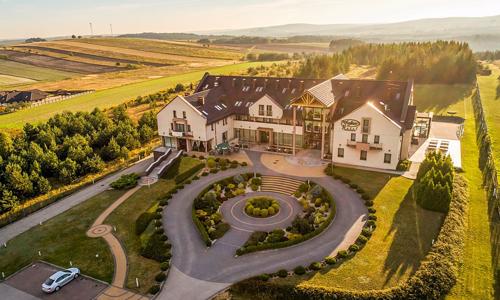 Poľsko: CHKO Orlích hniezd v Hoteli Fajkier Wellness & SPA *** s raňajkami či polpenziou a wellness + aktivity