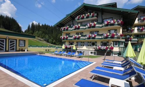 Rakúske Alpy: Hotel Unterberghof **** s rozšírenou polpenziou, vonkajším bazénom a zľavovou kartou s výhodami