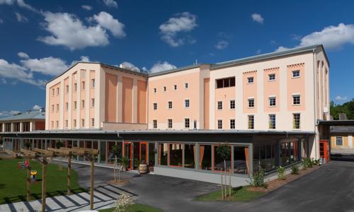 Rakúsko blízko slovenských hraníc v JUFA Hoteli Weinviertel *** s polpenziou a saunou + vstup na kúpalisko