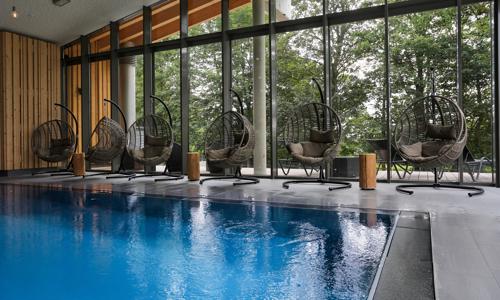 Relaxačný pobyt uprostred Durínskeho lesa v Konsum Berghoteli Oberhof s raňajkami a luxusným wellness centrom