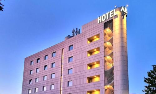 Romantická zimná Verona a jej pamiatky: Pobyt v Hoteli Ark **** blízko historického centra mesta + raňajky 