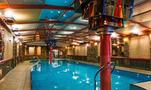 Ružomberok 1,5 km od ski areálu v štýlovom Hoteli Áčko *** s polpenziou a detským kútikom + vstup do wellness