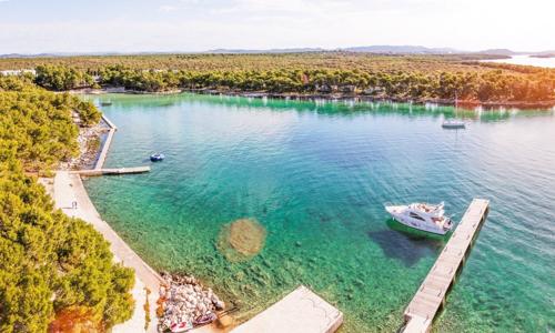 Severná Dalmácia v Crvena Luka Hoteli IN **** s bufetovými raňajkami a wellness + vstup na súkromnú pláž