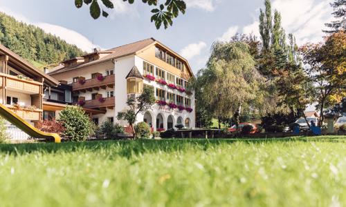 Severné Taliansko: Údolie Tauferer Ahrntal v Parkhoteli Schachen *** s polpenziou + wellness a výbava na túry