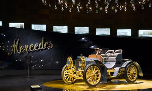 Spoznajte históriu aj budúcnosť automobilov: Návšteva Múzea Mercedes-Benz v Stuttgarte + prémiové ubytovanie