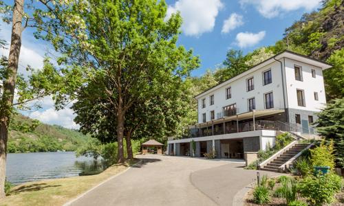 Stredné Čechy neďaleko Slapskej priehrady: Hotel Mandát s raňajkami či polpenziou a welcome drinkom