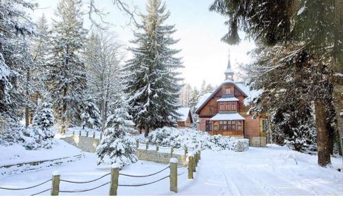 Szklarska Poręba v poľských Krkonošiach 900 m od lanovky: Apartmenty Silva s raňajkami a saunou + detský kútik
