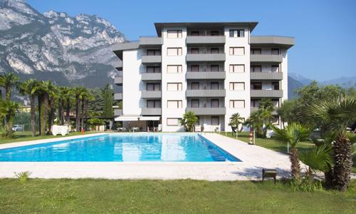 Talianske letovisko 500 m od brehu Lago di Garda: Dovolenka v Residencii Monica s vonkajším bazénom a zľavami