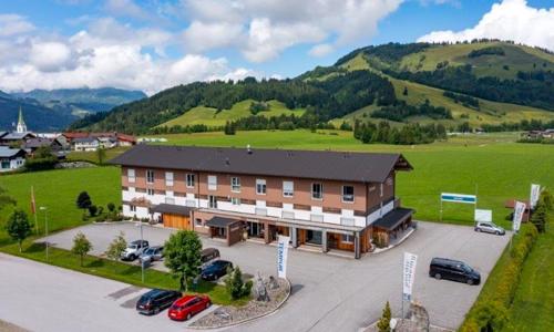 Tirolské hory: Pobyt vo Fairhoteli Hochfilzen s raňajkami, wellness centrom so saunami + balíček zliav