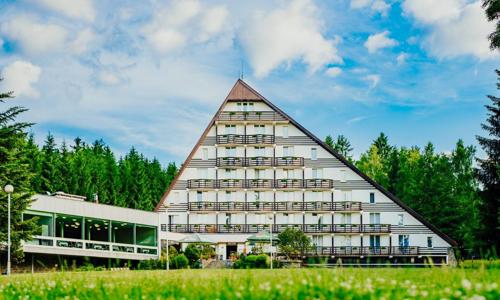 Vysočina pri CHKO Žďárské vrchy a Vysočina Aréne v Hoteli SKI **** so vstupom do wellness centra a polpenziou