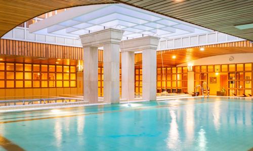 Zážitok: Celodenná vstupenka do Aronia Spa & Wellness v Budapešti s vyhrievanými bazénmi, saunami a fitness