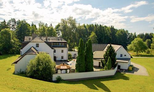 Žďár nad Sázavou: Hotel a hostinec Tálský mlýn *** s raňajkami či polpenziou + škandinávska horúca kaďa